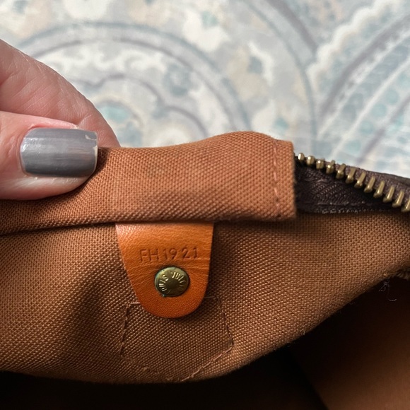 Authentic Louis Vuitton Speedy 30 - Picture 5 of 11
